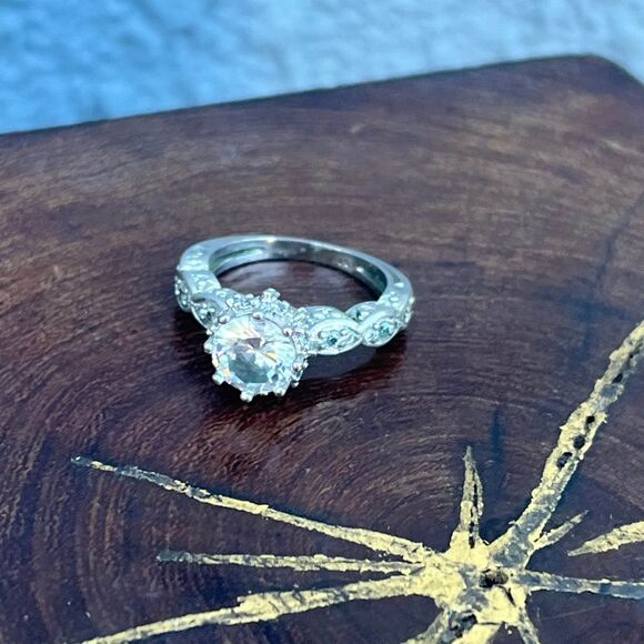 Vintage Cubic Zirconia Ring size 5 1/4 cocktail evening jewlery - Picture 8 of 10